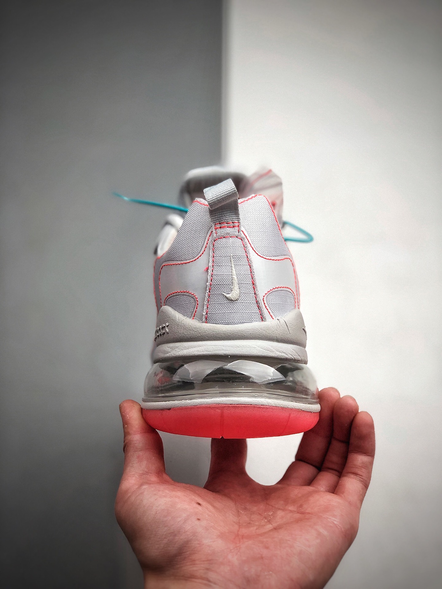 210 Air Max 270 React 简约线条风 货号：CQ6549-100 全网独家纯原版本