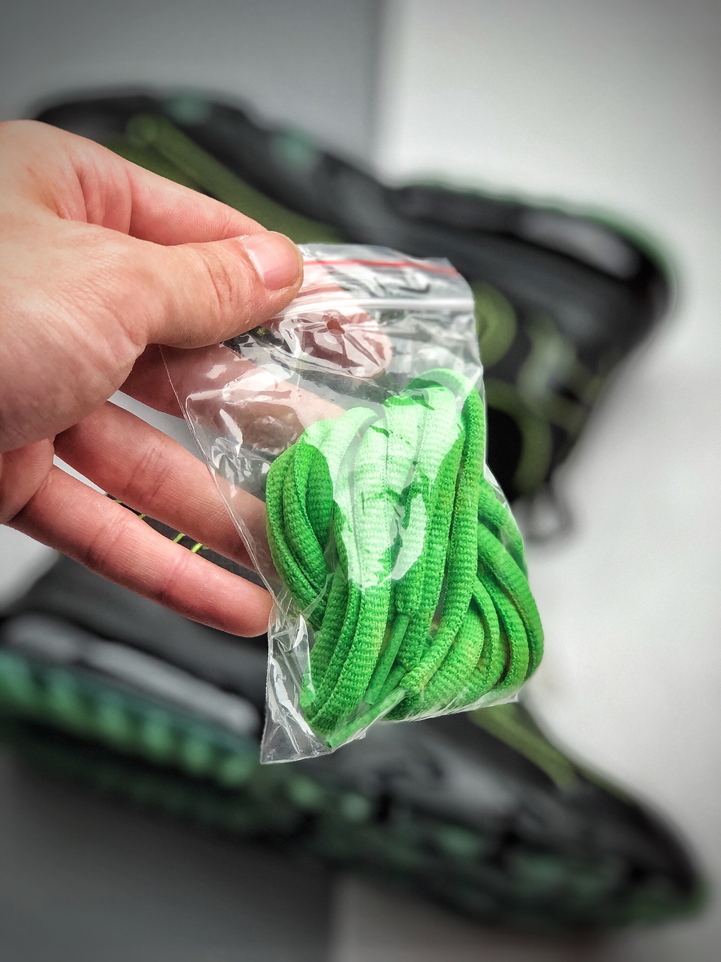 210 Air Max 270 React 简约线条风 货号：CQ6549-001