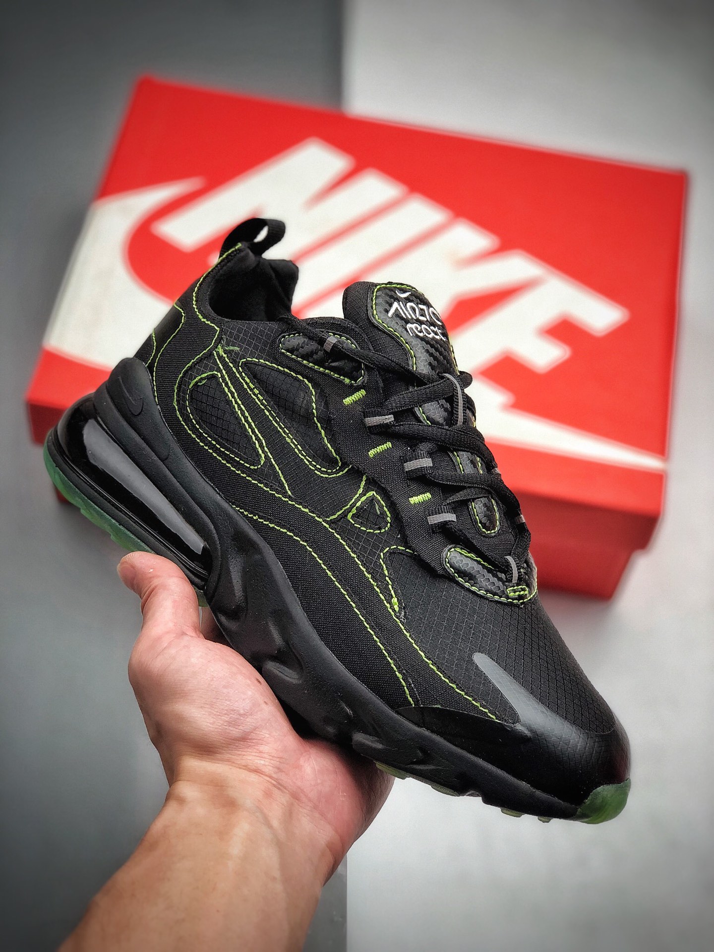 210 Air Max 270 React 简约线条风 货号：CQ6549-001