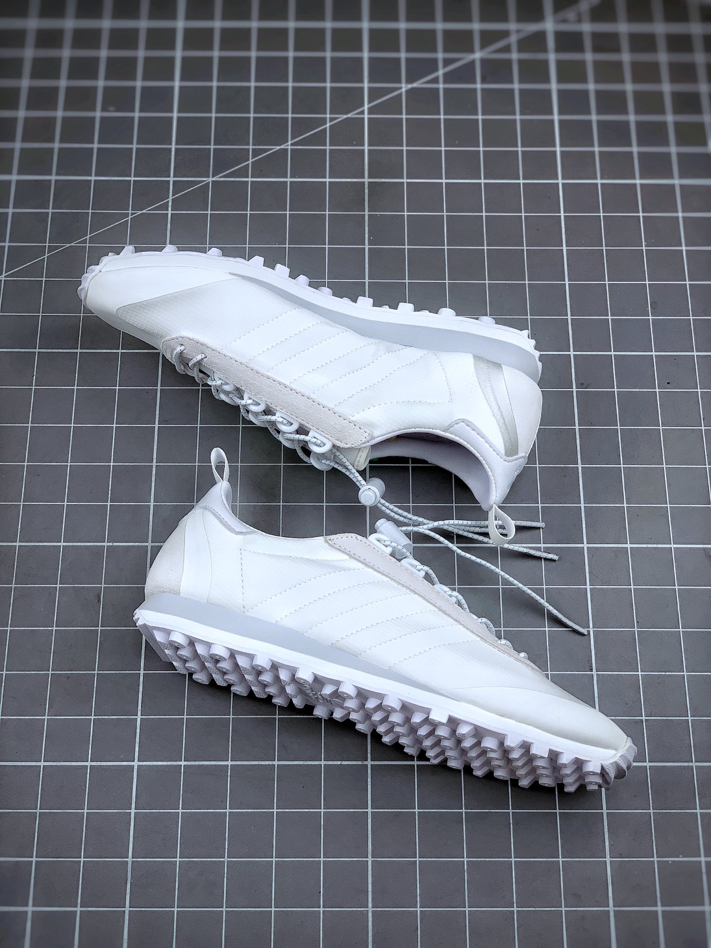 170 Adidas Nite Jogger og 3M 反光 经典休闲百搭运动跑鞋 帮货号：EG6618 EG6619