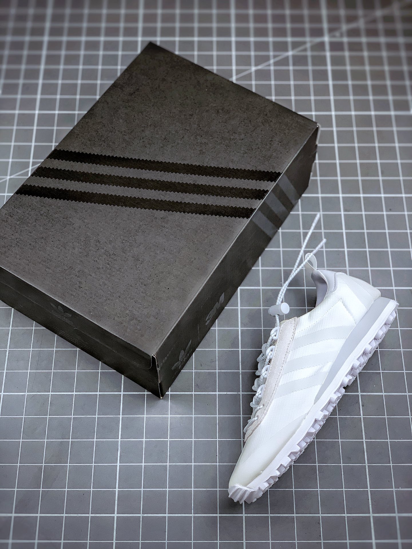 170 Adidas Nite Jogger og 3M 反光 经典休闲百搭运动跑鞋 帮货号：EG6618 EG6619