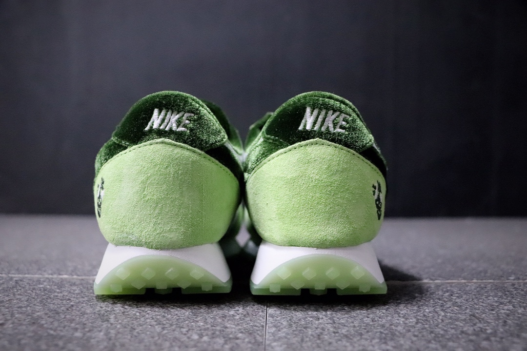 170 新品首发 Strangelove x 耐克Nike Wmns Air Daybreak 破晓系列华夫复古休闲运动慢跑鞋官方货号BV7725-900