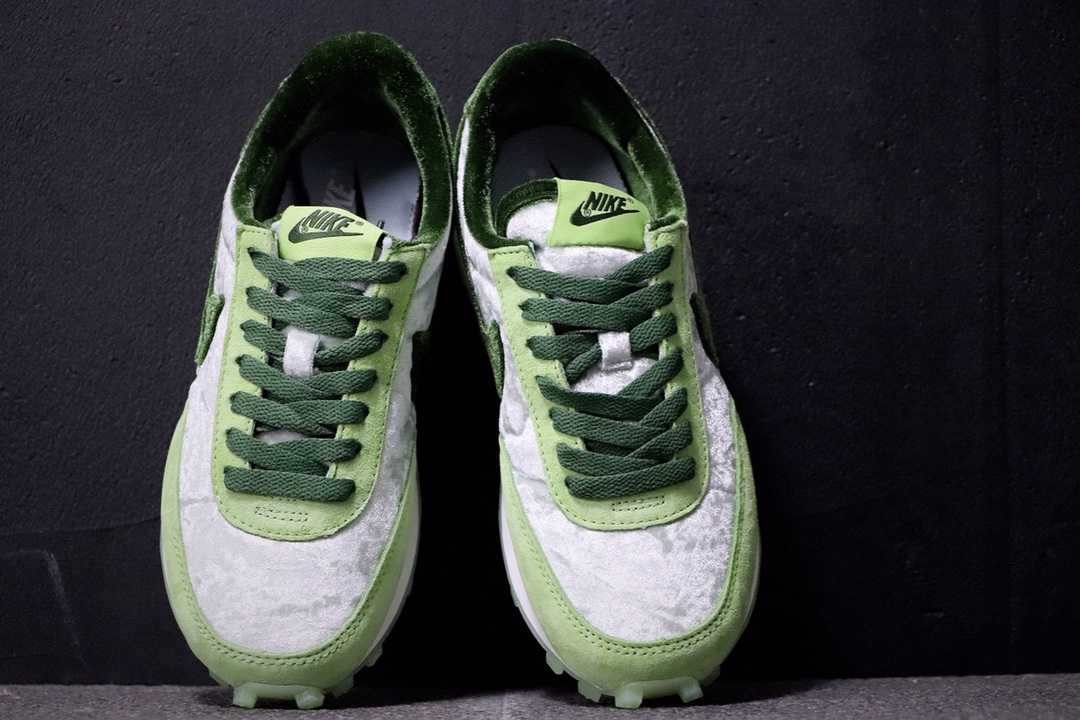 170 新品首发 Strangelove x 耐克Nike Wmns Air Daybreak 破晓系列华夫复古休闲运动慢跑鞋官方货号BV7725-900