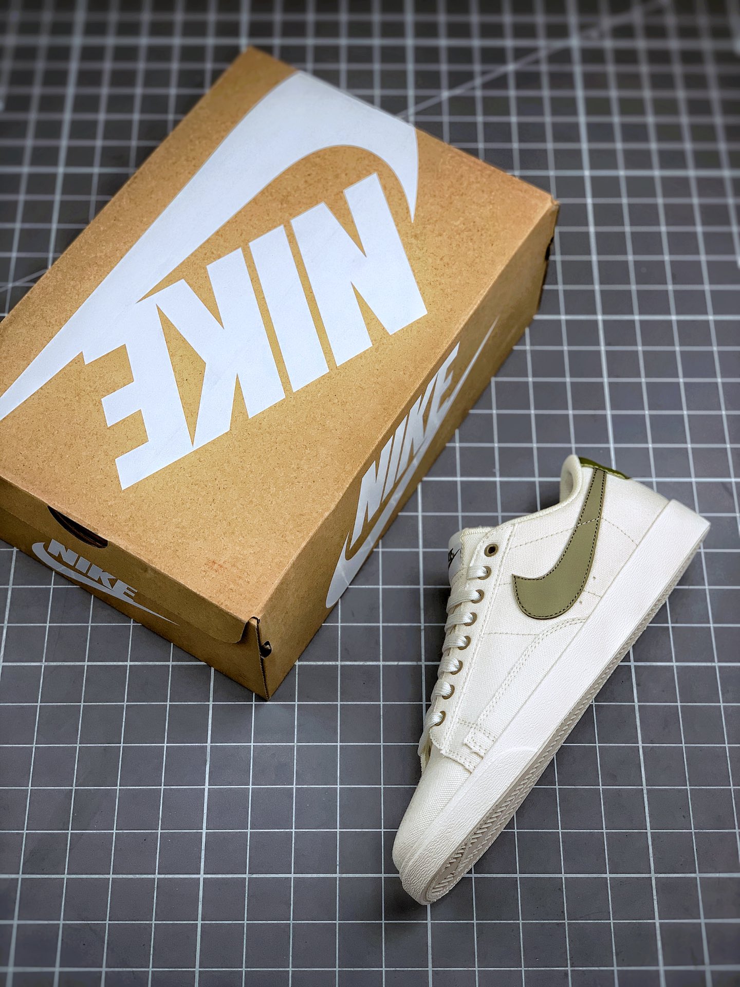 170 Nike Blazer Low LX Plant Color Wmns AV9371-600 Collection pink数：36 36.5 37.5 38 38.5 39 40 40.5 41 42 42.5 43 44
