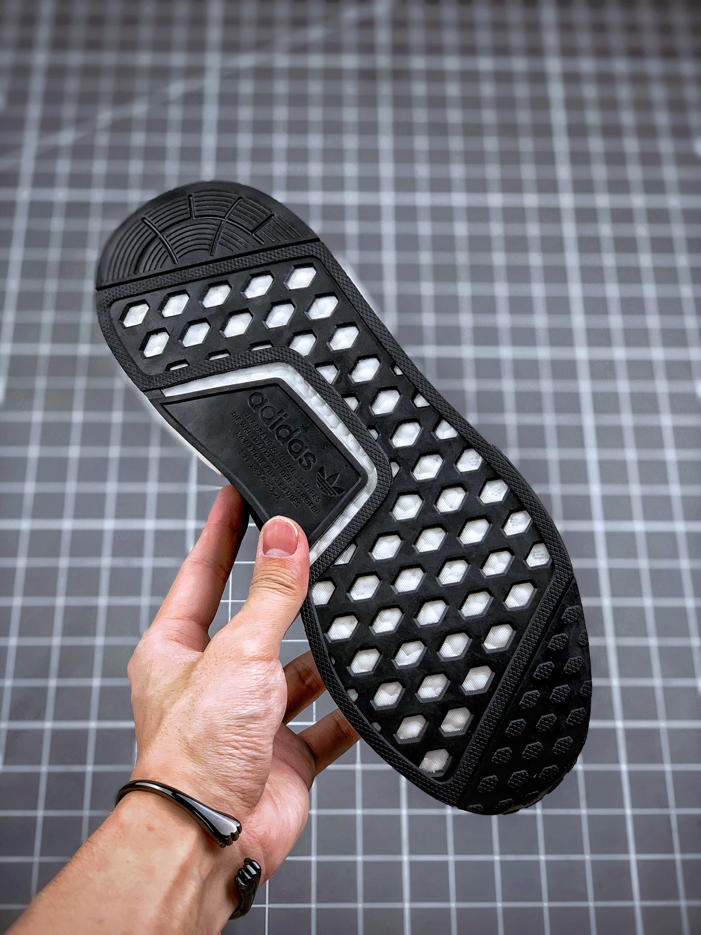 210 Adidas NMD _R1 黑白阴阳  原装进口Boost原料  永不发黄氧化