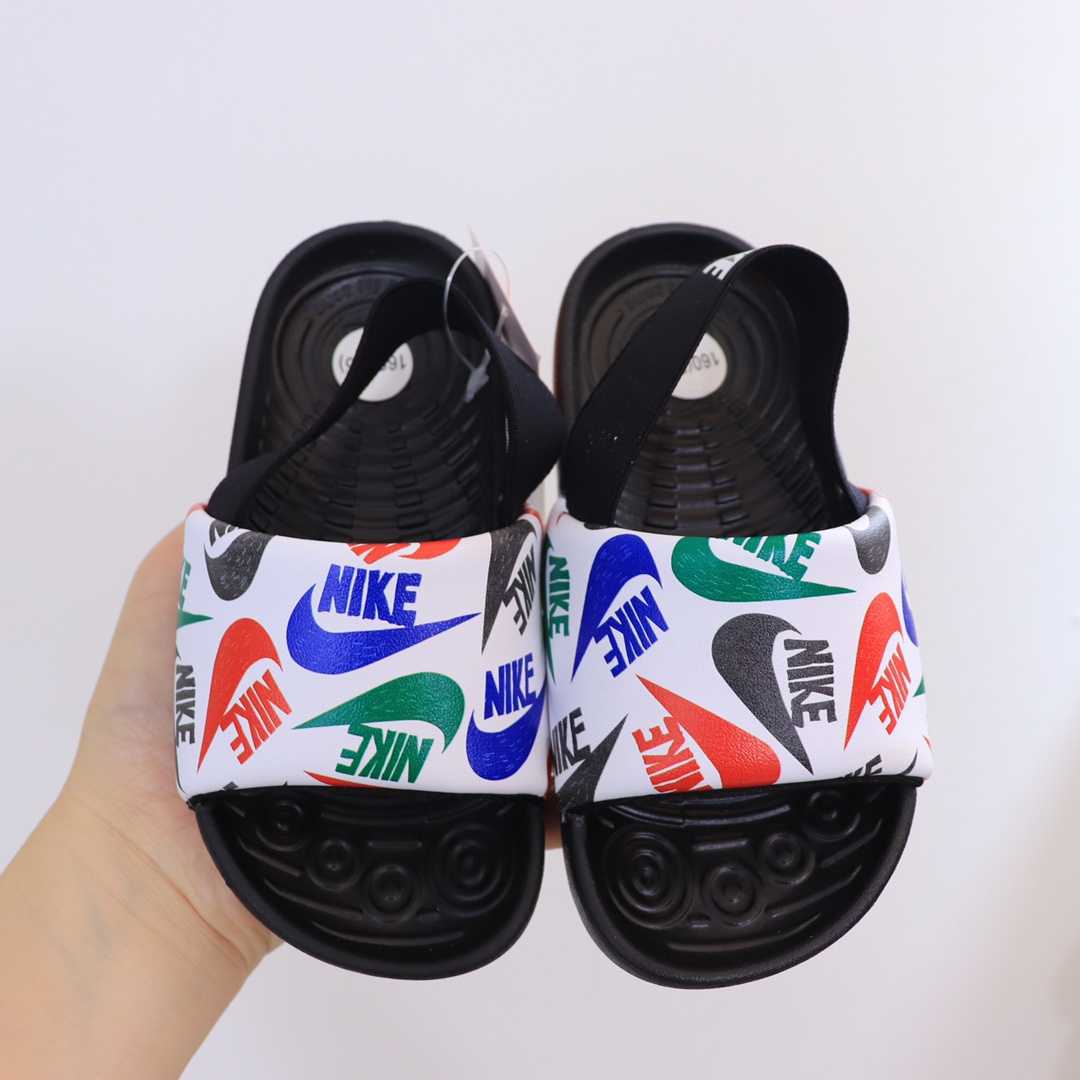 图片[2]-【九宫格细节图 ＮＫ新款儿童凉拖 专G版无敌好质量👏不愧是爆款.颜值担当吖～.真的是萌你一脸好么🤩我一百分推荐💯收到绝对惊艳到你.不仅仅是好看，质量都超乎想象了，橡胶底防滑耐磨关键是软到你尖叫的.哪哪都软.鞋面.鞋后跟带.鞋底全部一软到底.特别要说的是后跟松紧带那是我见过最好的弹力带了👍-选品中心