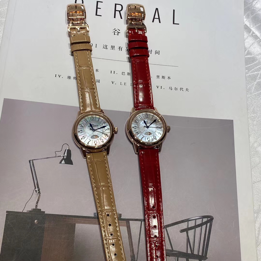 Cartier 积家约会系列女款腕表，天然贝壳面表盘，钢带皮带都可选