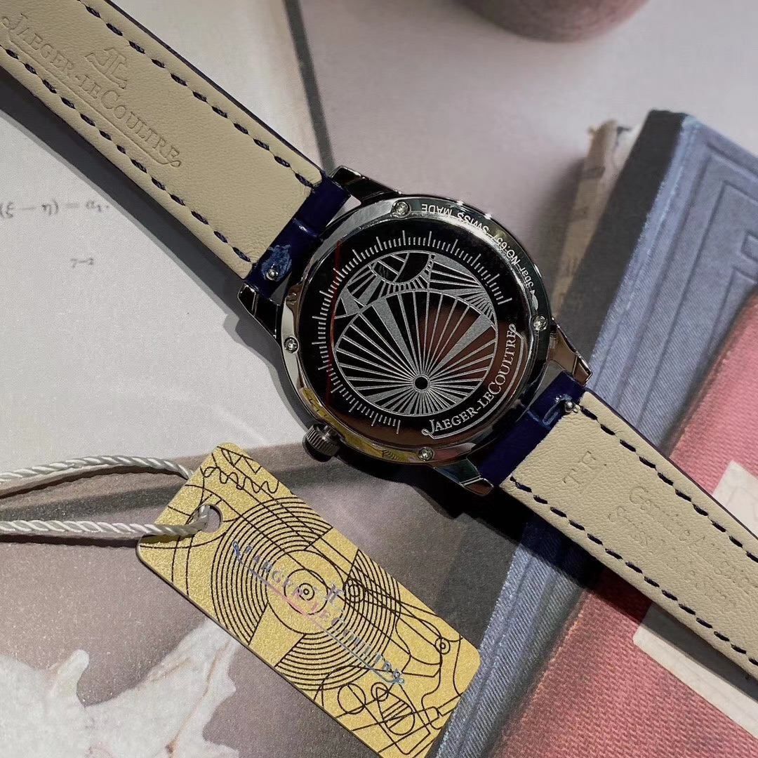 Cartier 积家约会系列女款腕表，天然贝壳面表盘，钢带皮带都可选