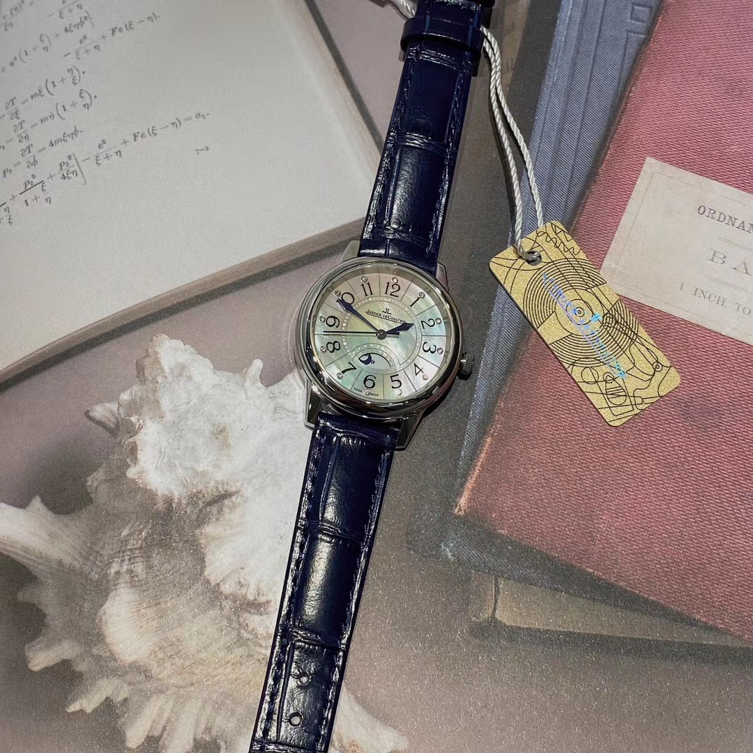 Cartier 积家约会系列女款腕表，天然贝壳面表盘，钢带皮带都可选