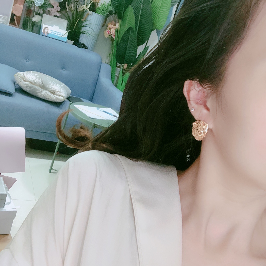 豹子耳扣奢华豹头镂空光面Cartie
