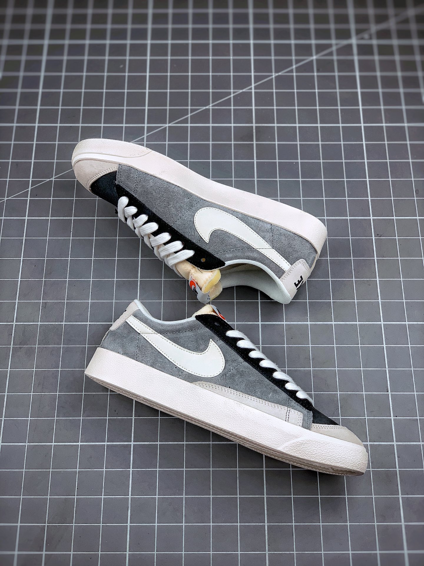 160 Nike Blazer Mid QS HH 复古经典低帮开拓者 黑灰麂皮 货号：BQ1167-009