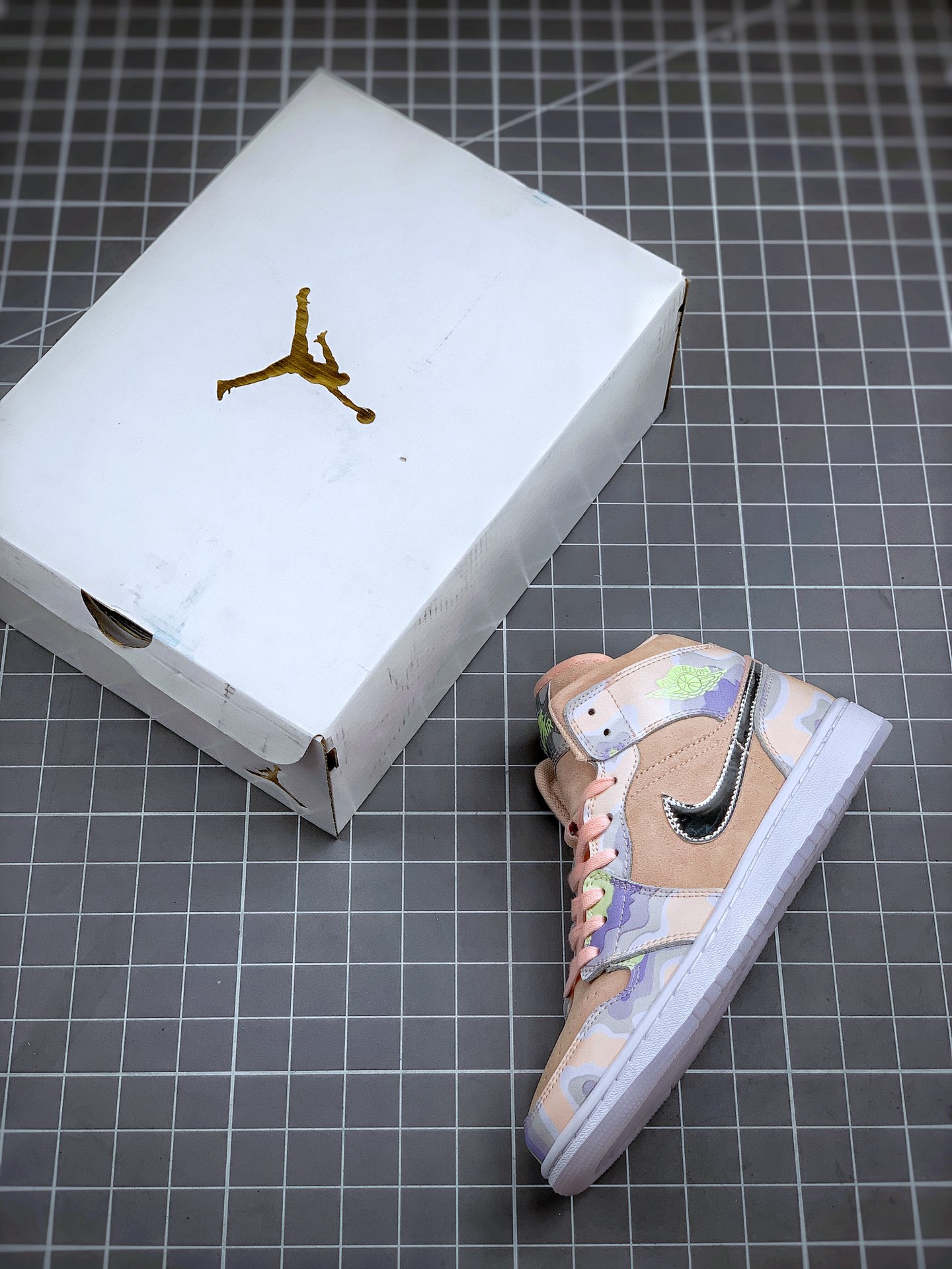 270 Air Jordan 1 Mid白银紫中帮 AJ1 乔丹1代 aj1 乔1 中邦 CW6008-600