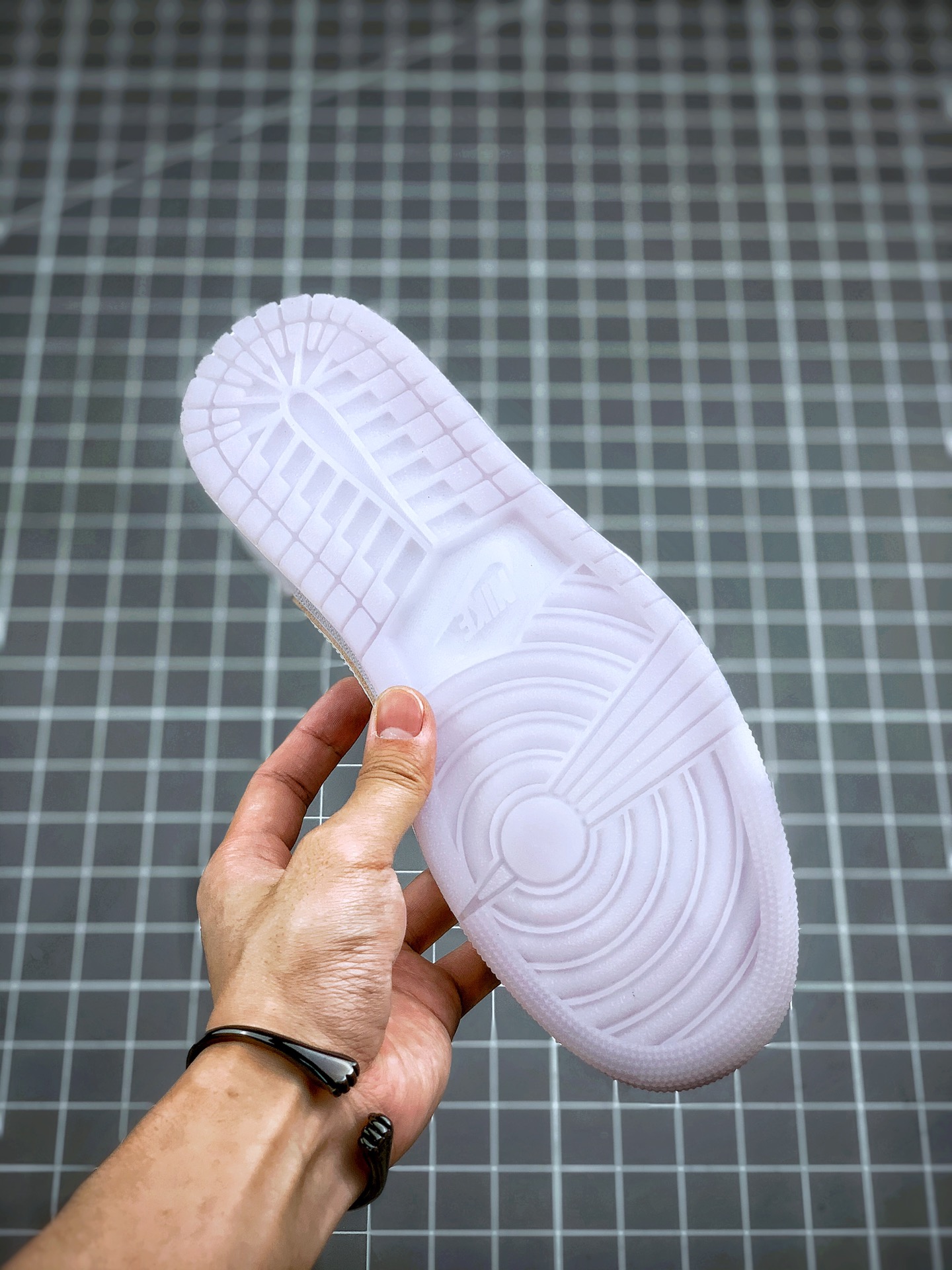 270 Air Jordan 1 Mid白银紫中帮 AJ1 乔丹1代 aj1 乔1 中邦 CW6008-600