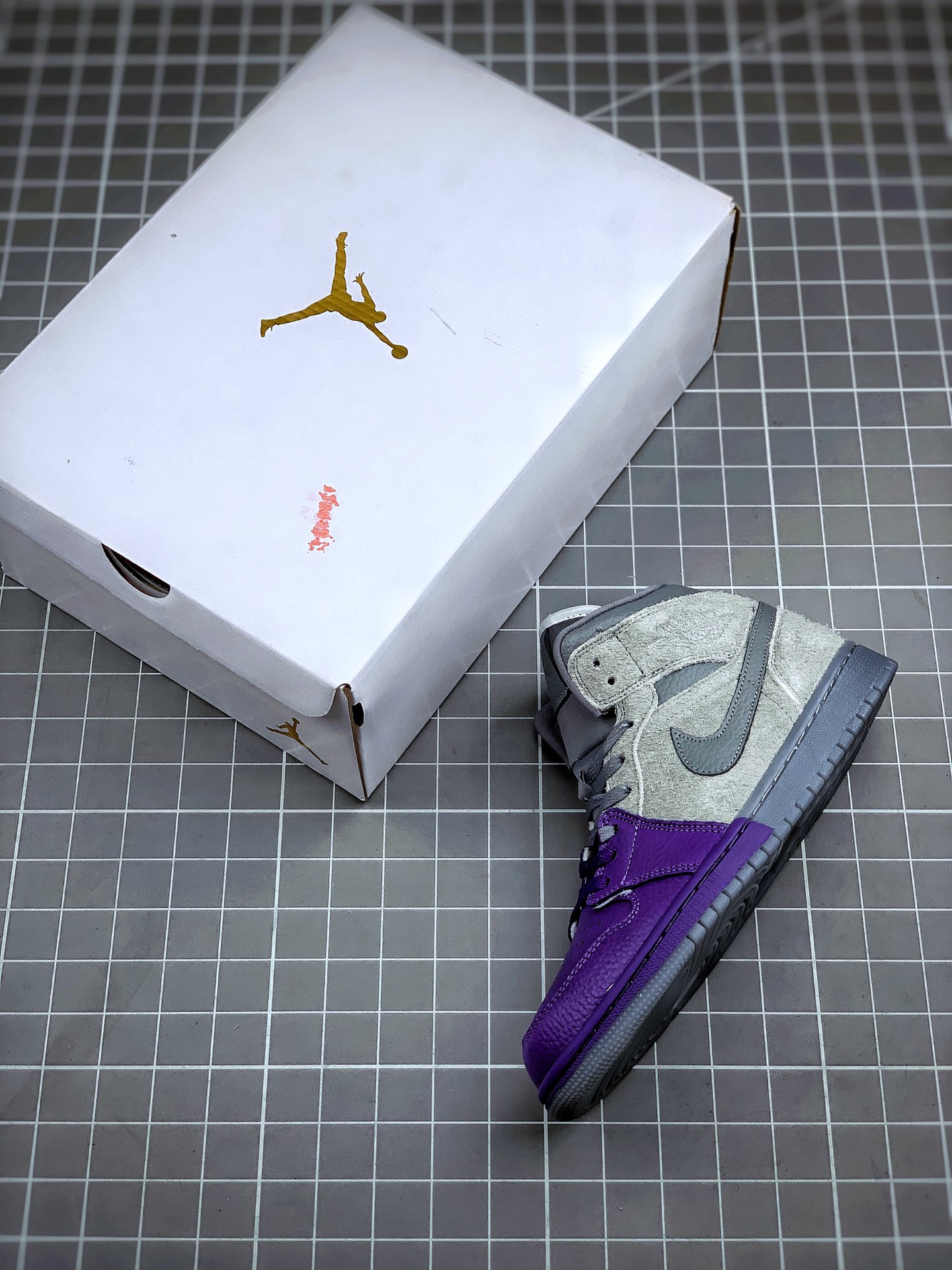 270 Air Jordan 1 x 芝加哥设计师联名 MID灰紫”浸染” AJ1 乔丹1代 aj1 乔1 中邦货号：CW5897-005