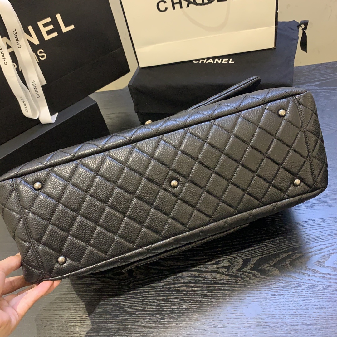ClassicBag911692020年专柜最新概念登机包演绎了Chane1的经典时尚特大号旅行包更显贵