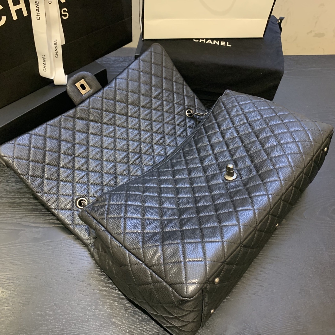 ClassicBag911692020年专柜最新概念登机包演绎了Chane1的经典时尚特大号旅行包更显贵