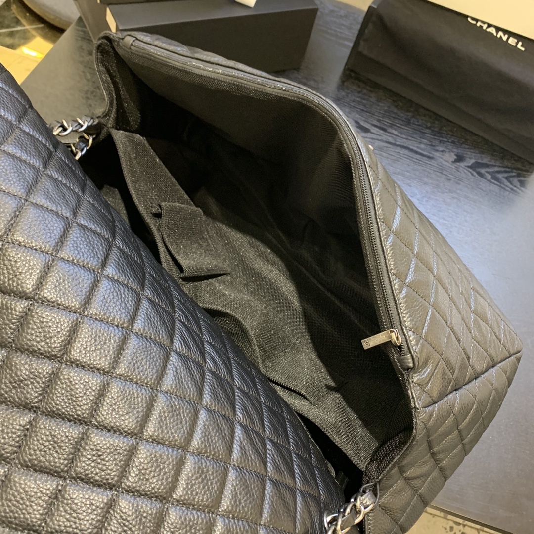 ClassicBag911692020年专柜最新概念登机包演绎了Chane1的经典时尚特大号旅行包更显贵