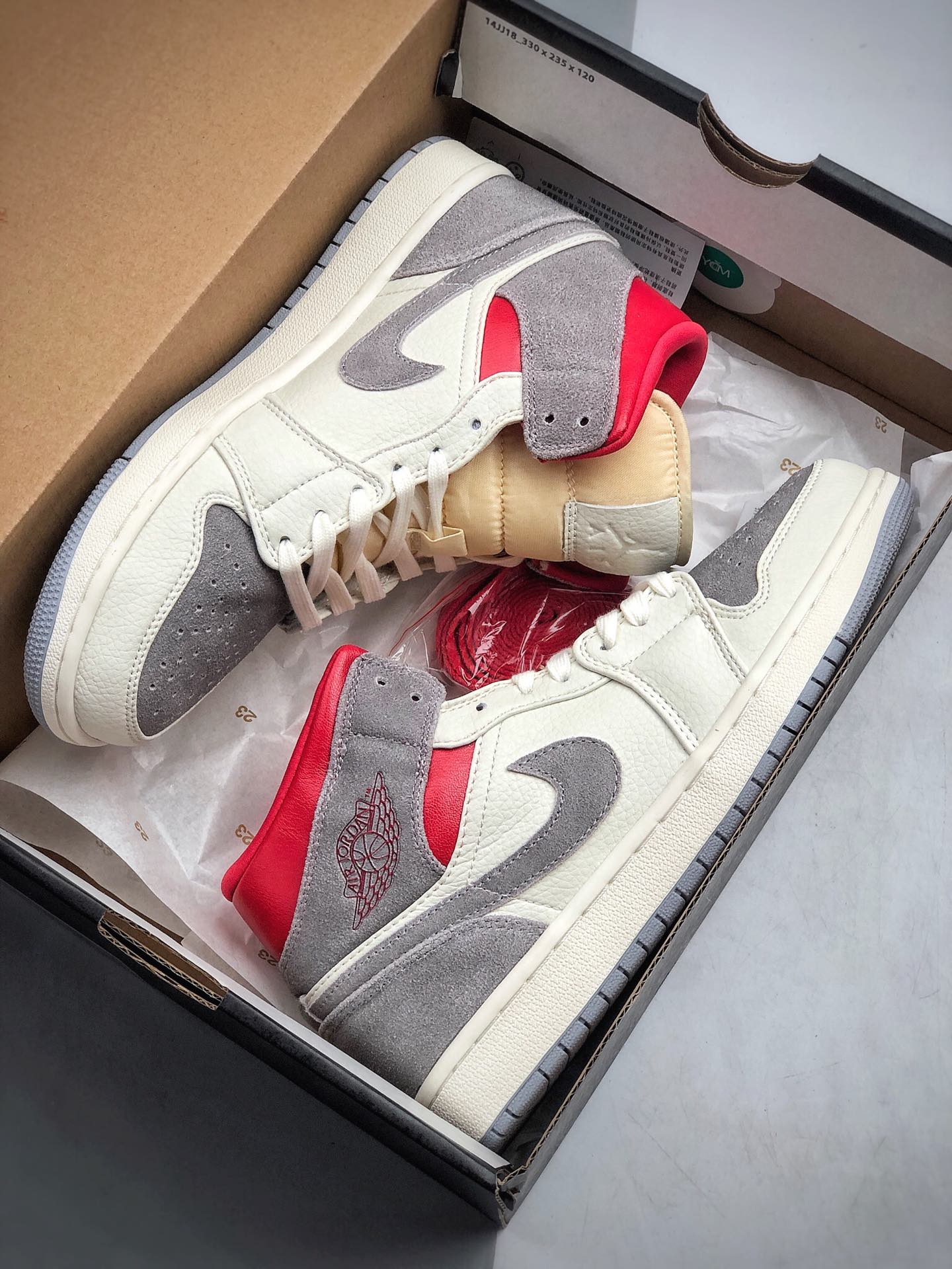 210 Sneakersnstuff x Air Jordan 1 Mid AJ1红灰 联名中帮百搭休闲运动板鞋 货号：CT3443-100
