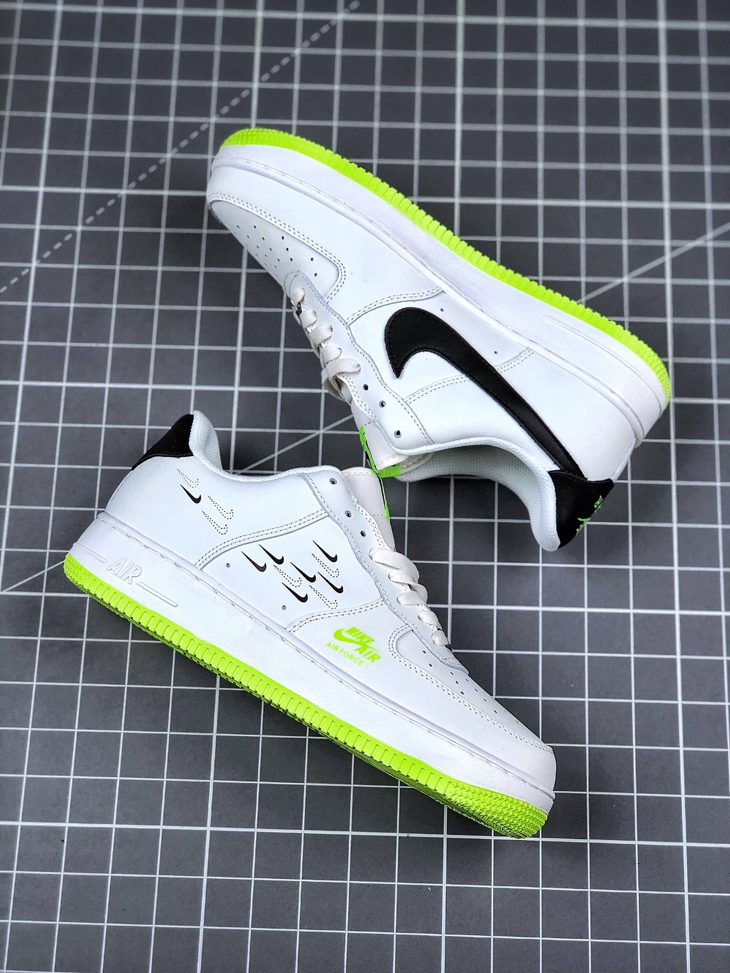 150 Nike Air Force 1 Low 耐克 空军一号 低帮 皮面 舒适脚感 时尚休闲缓震板鞋 货号：AO9296