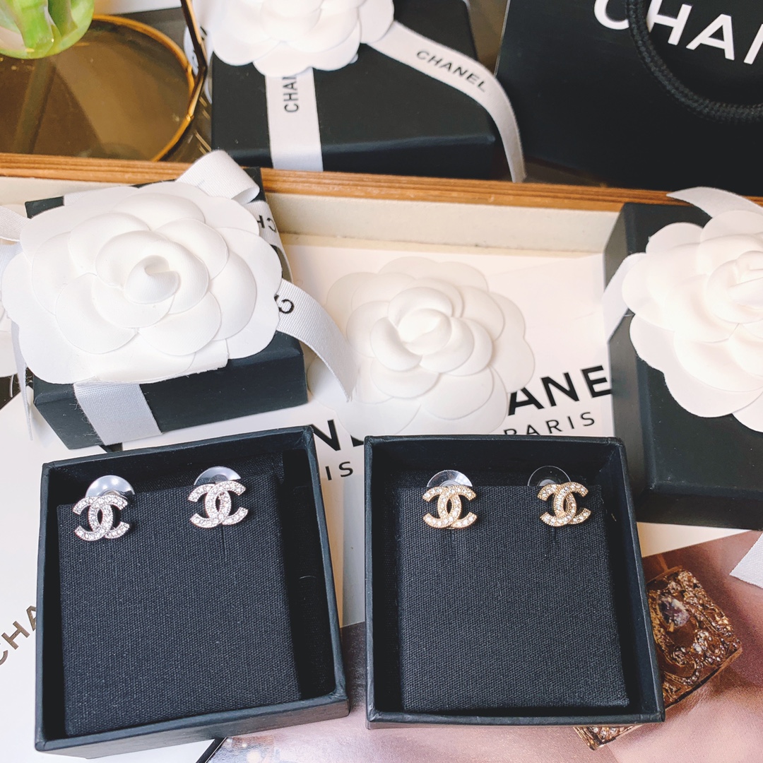NO:104027,Chanel mini small stud earrings gold silver cc, Chanel stud earrings, chanel, chanel19860909Chanel 小香mini 小号耳钉 金色 银色cc,香奈儿耳钉,chanel,chanel,Jewelry
