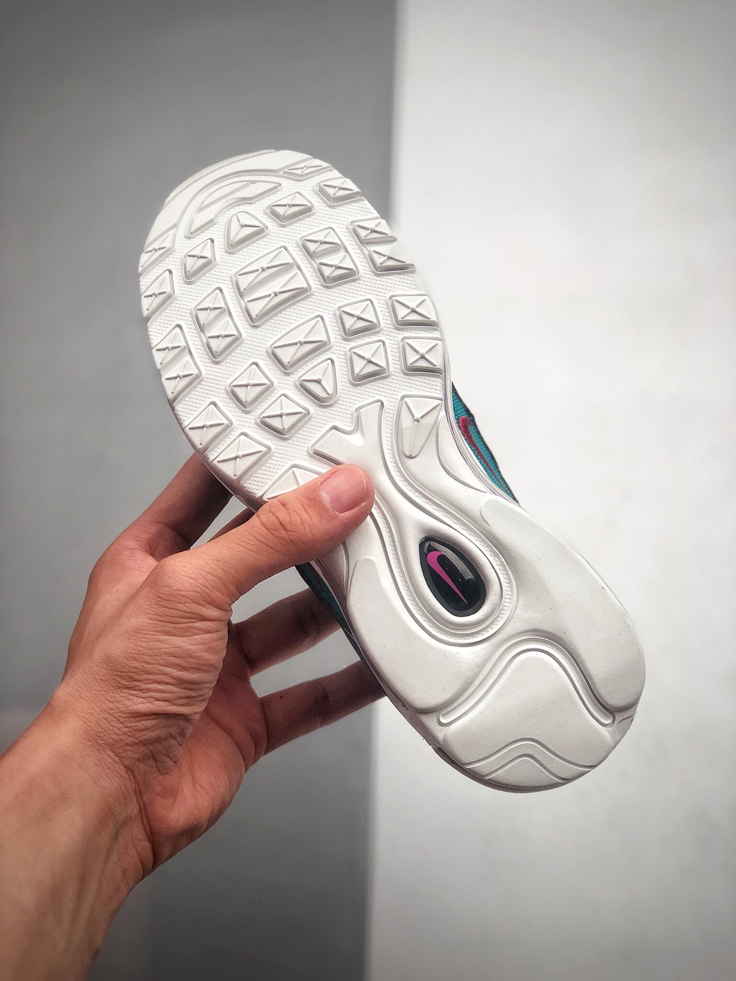 230 公司级 耐克Nike Air Max 97气垫跑步鞋 货号：AV3181-500