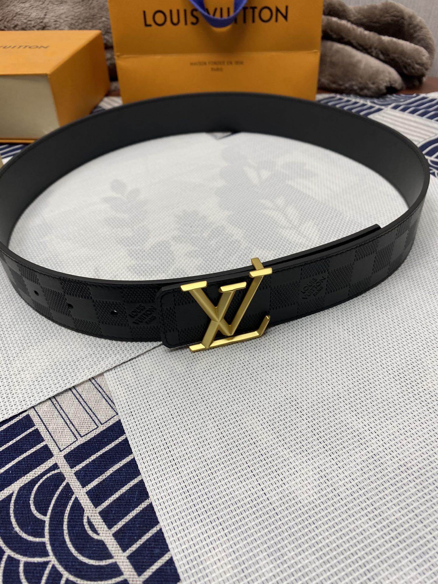 Lv路易威登LOUISVUITTON