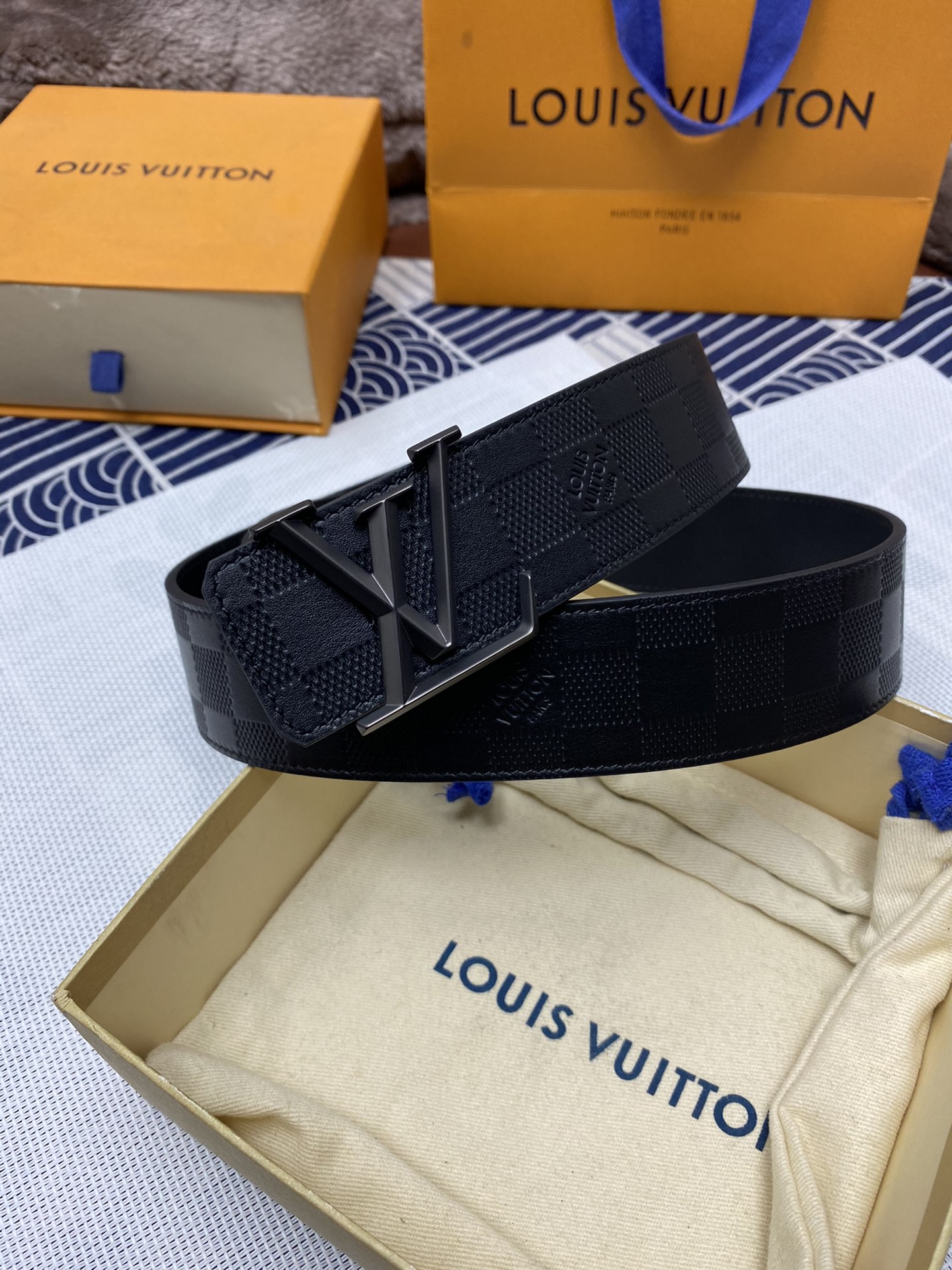 Lv路易威登LOUISVUITTON