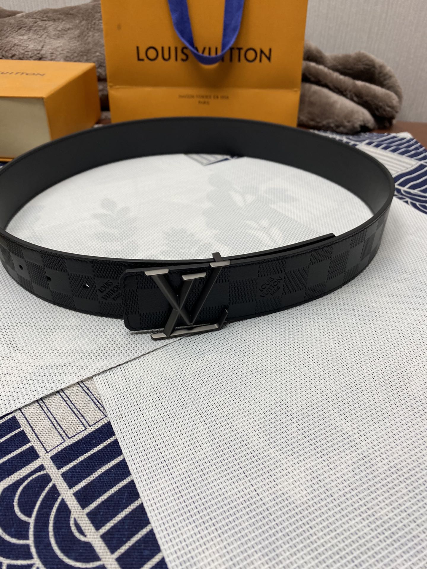 Lv路易威登LOUISVUITTON