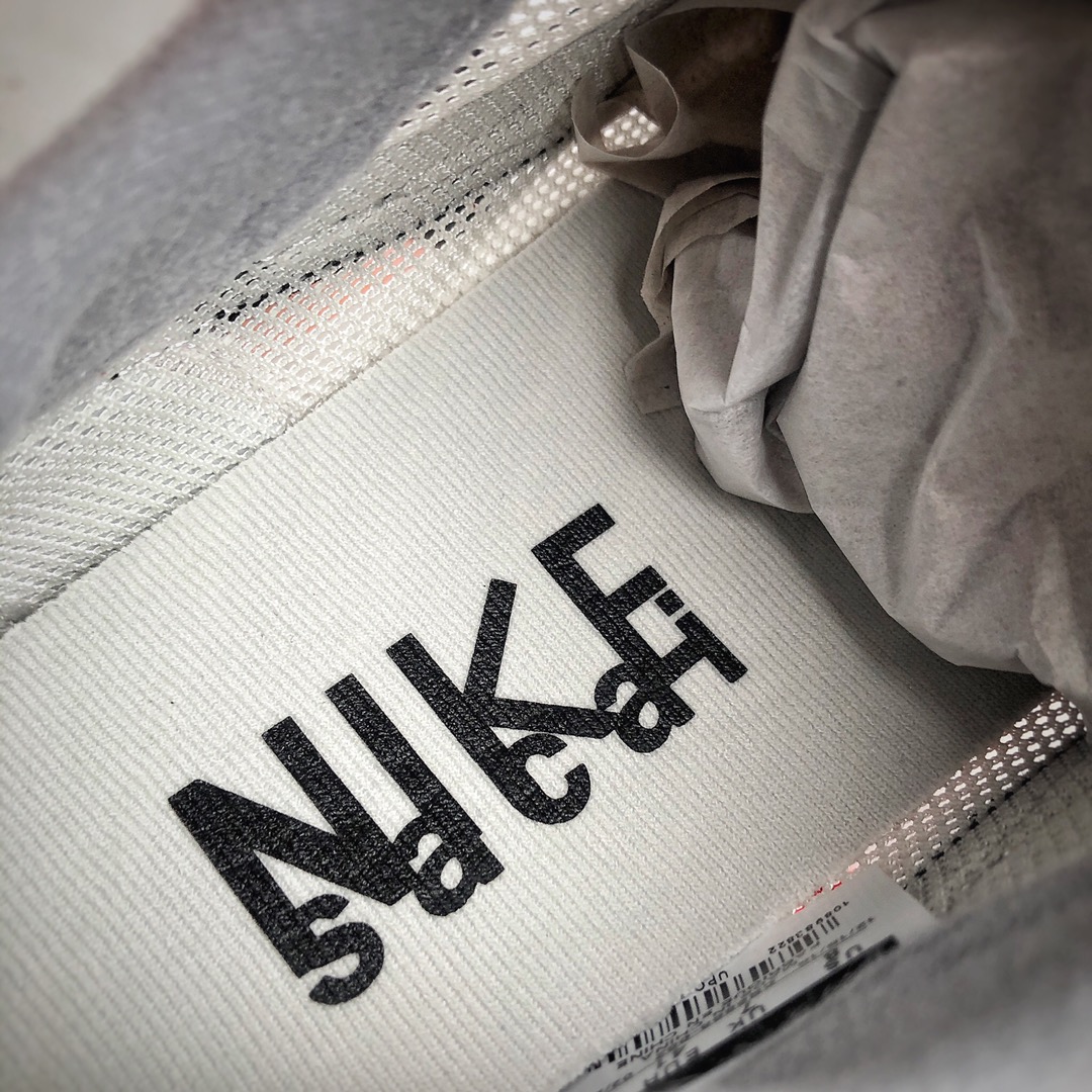 280 Sacai x Nike LVD Waffle Daybreak 联名解构走秀款高端跑鞋  Sacai x Dior重磅合作联名款 货号：CN8898-002