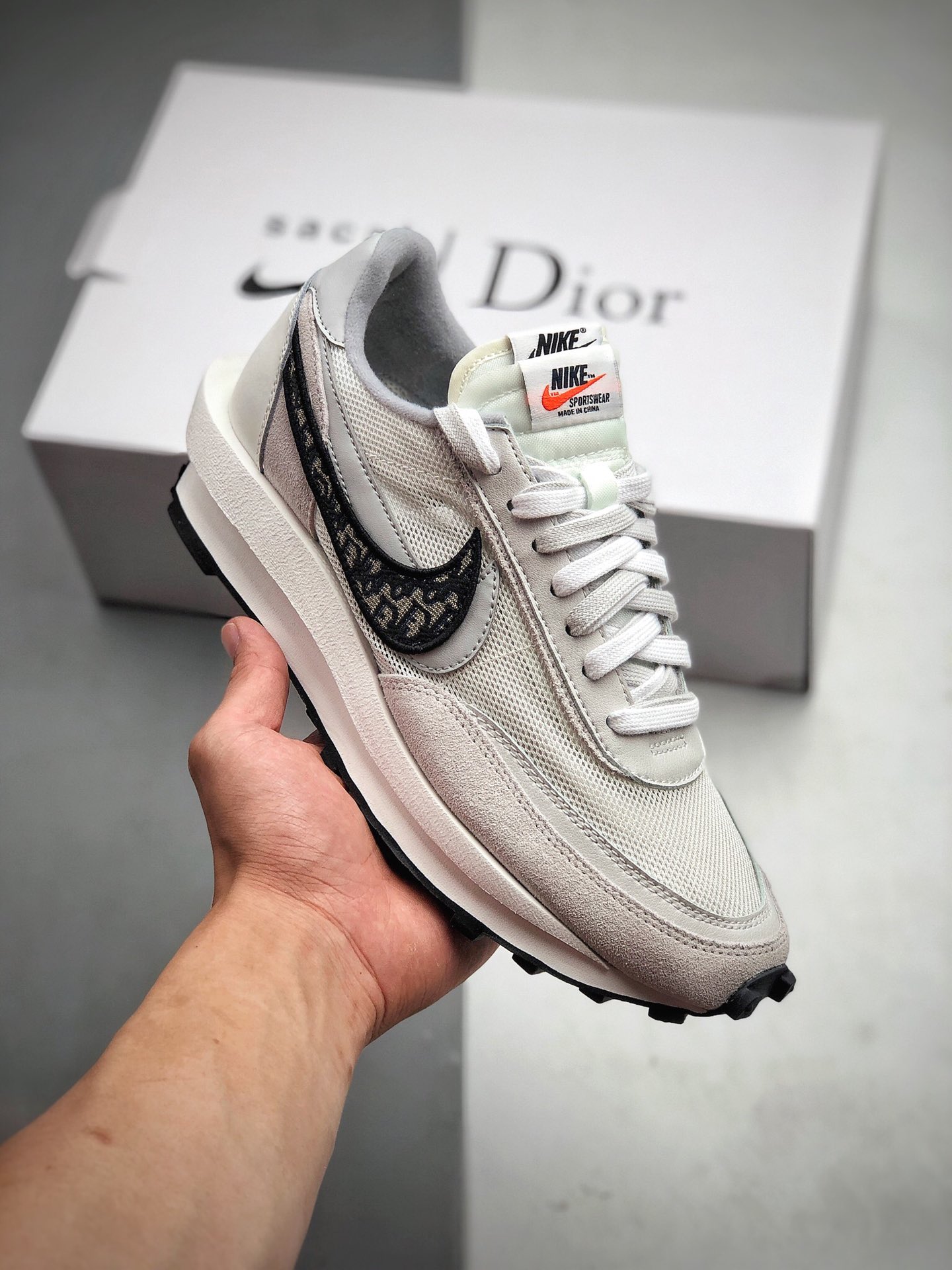 280 Sacai x Nike LVD Waffle Daybreak 联名解构走秀款高端跑鞋  Sacai x Dior重磅合作联名款 货号：CN8898-002