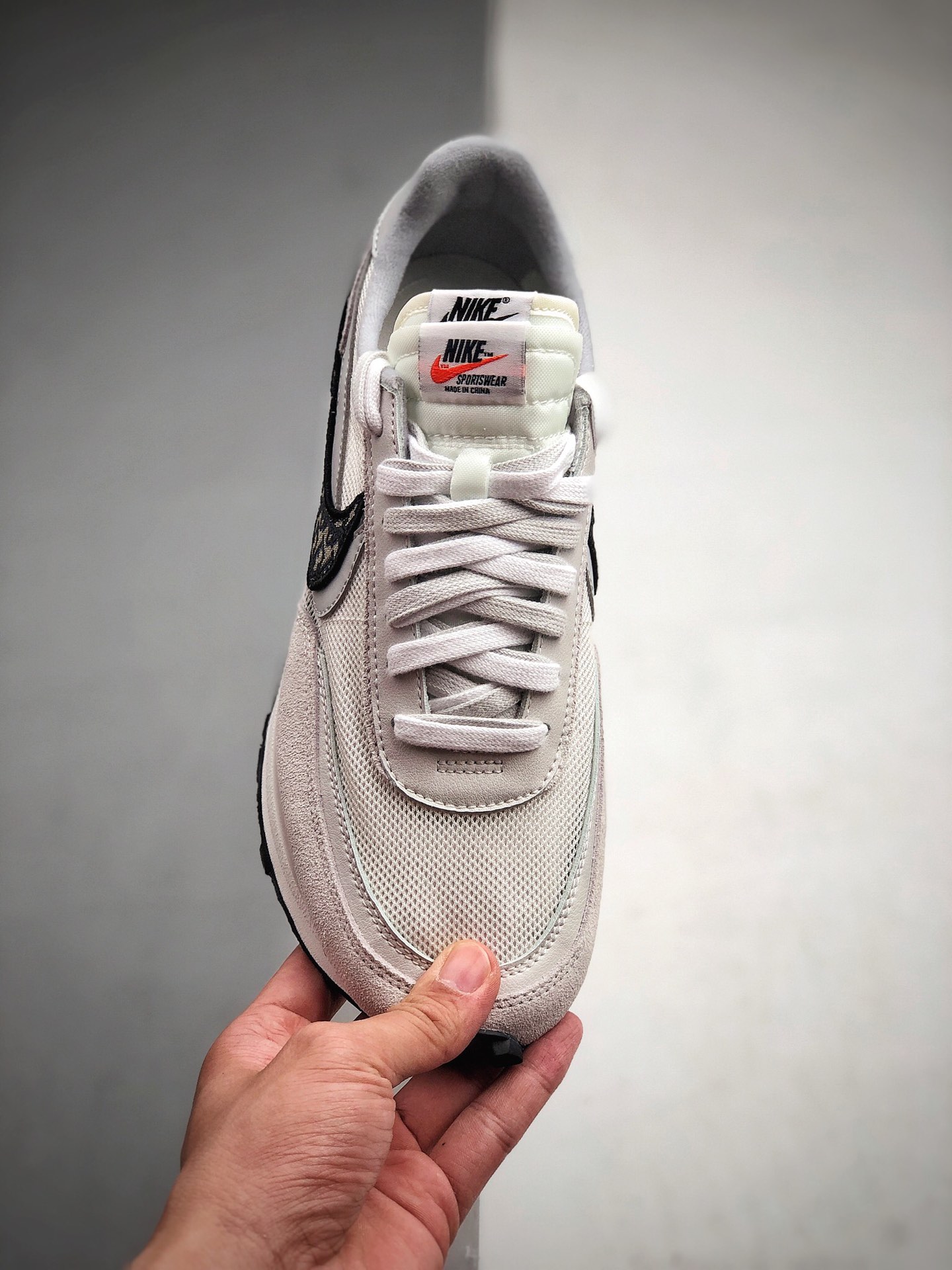 280 Sacai x Nike LVD Waffle Daybreak 联名解构走秀款高端跑鞋  Sacai x Dior重磅合作联名款 货号：CN8898-002