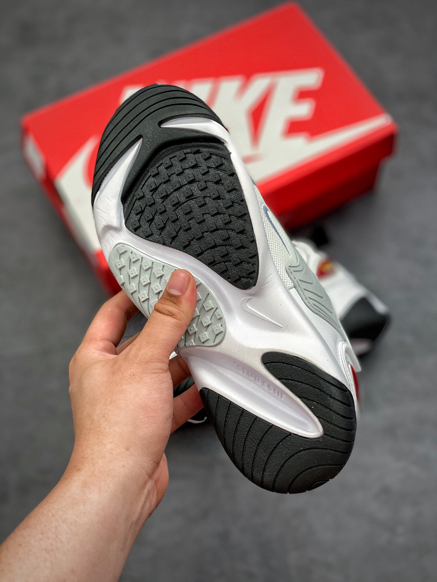 230 Nike Zoom 2K 复古老爹慢跑鞋  公司级  货号：AO0354-107