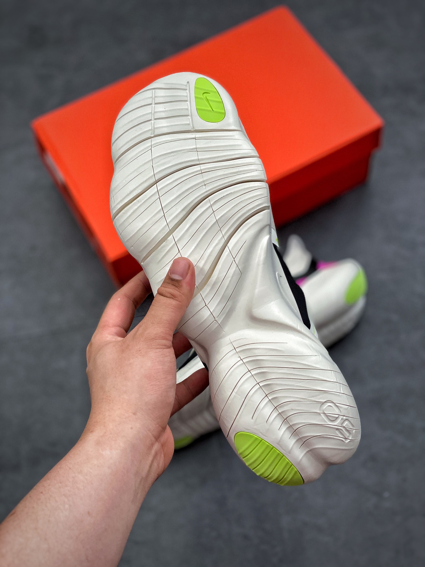 170 Nike Wmns Free Rn 5.0 2019 赤足超弹力大底 超轻网面透气运动跑步鞋 AQ1289 100
