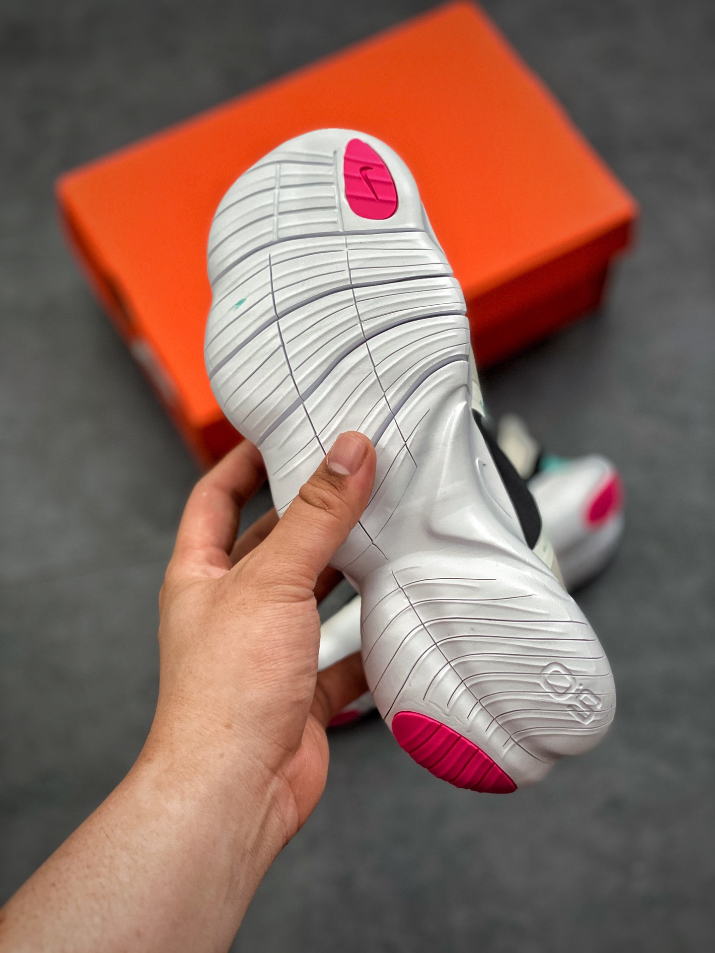 170 Nike Wmns Free Rn 5.0 2019  超轻网面透气运动跑步鞋 AQ1316 100