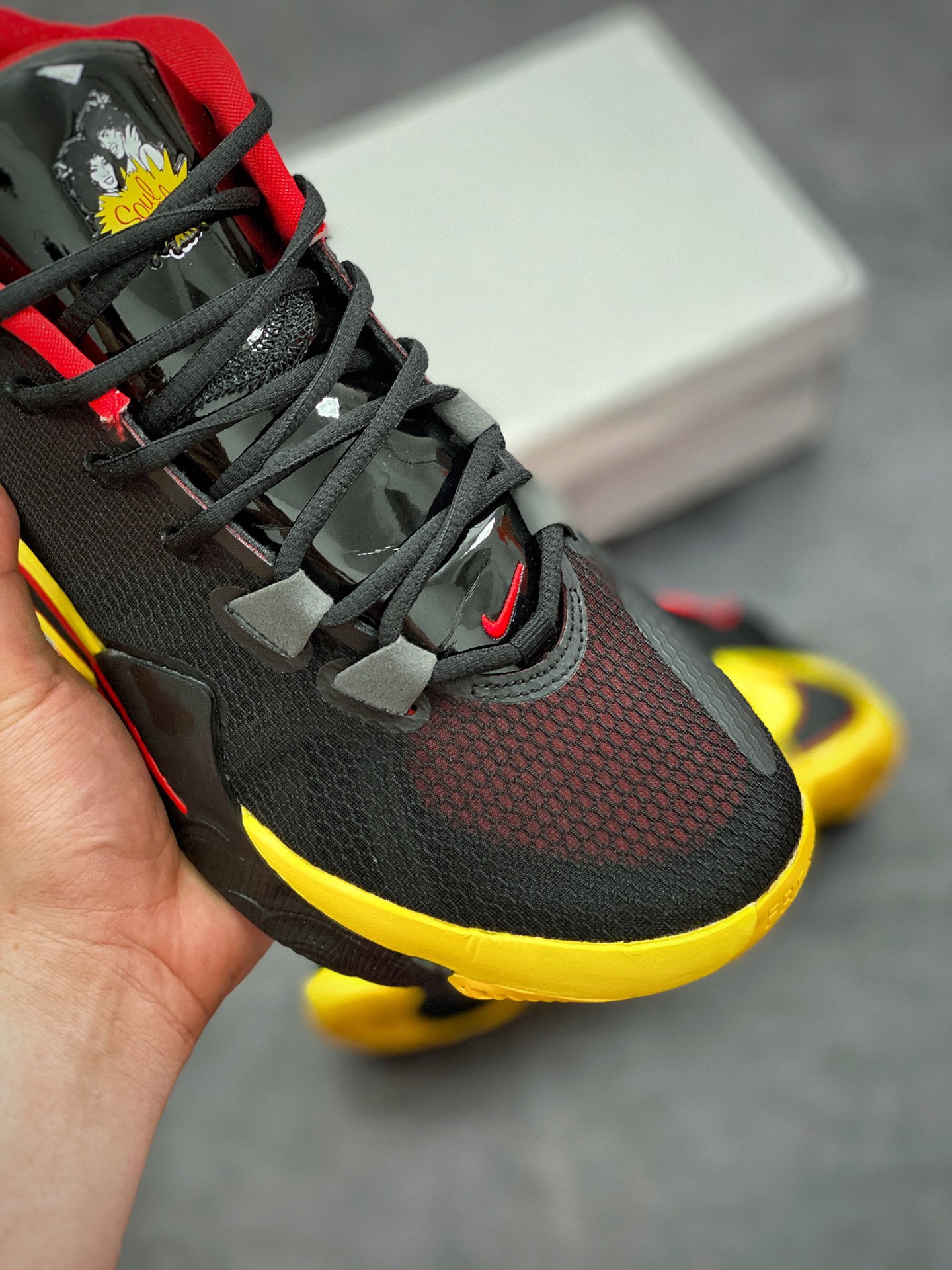 210 耐克 Nike Zoom Freak 1 一代字母哥签名双气垫低帮休闲运动篮球鞋货号：BQ5422-003