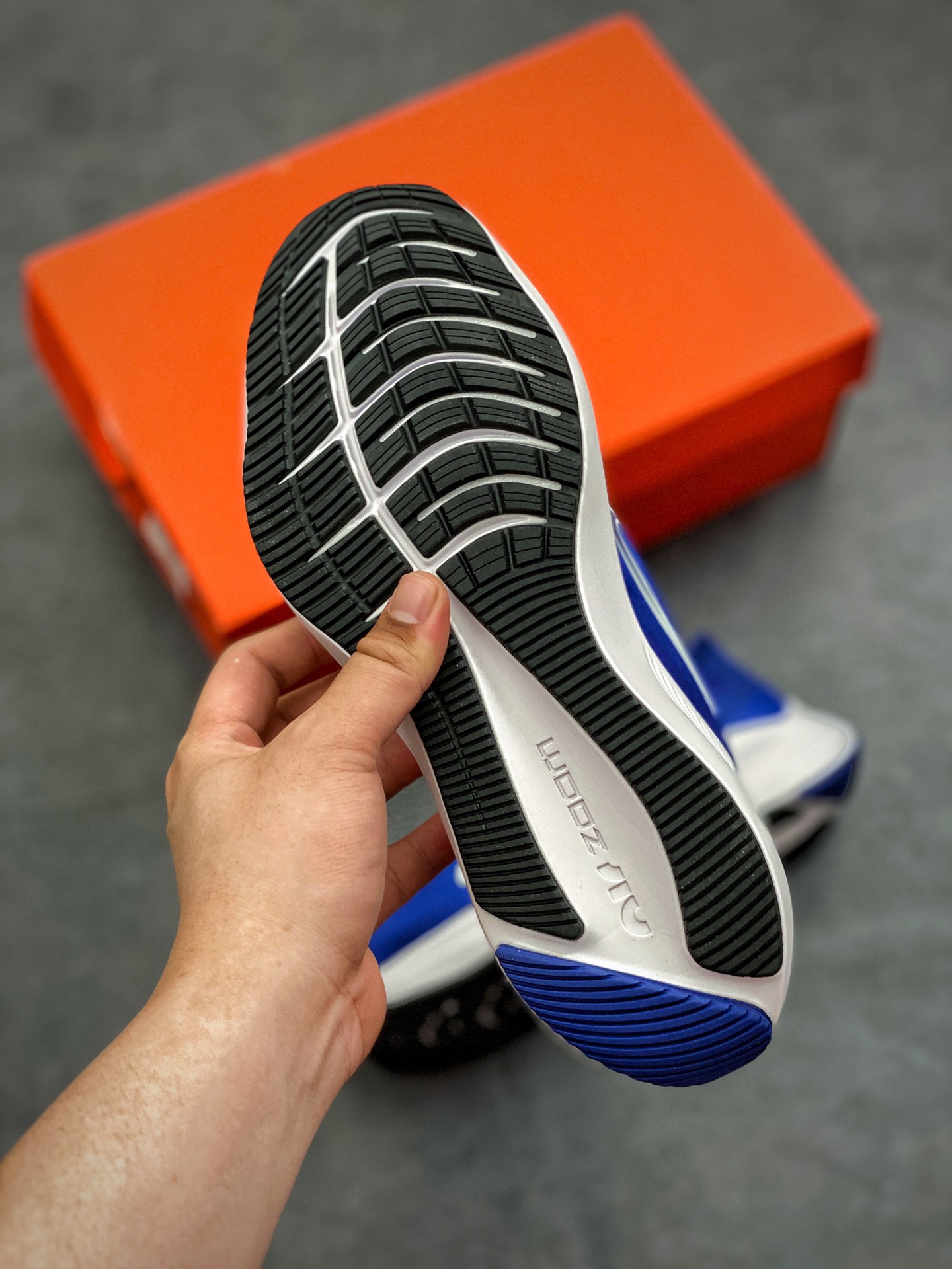 200 公司级 原装组合大底  Nike Zoom Pegasus 37 登月37 透气缓震疾速跑鞋货号：CJ0291-401