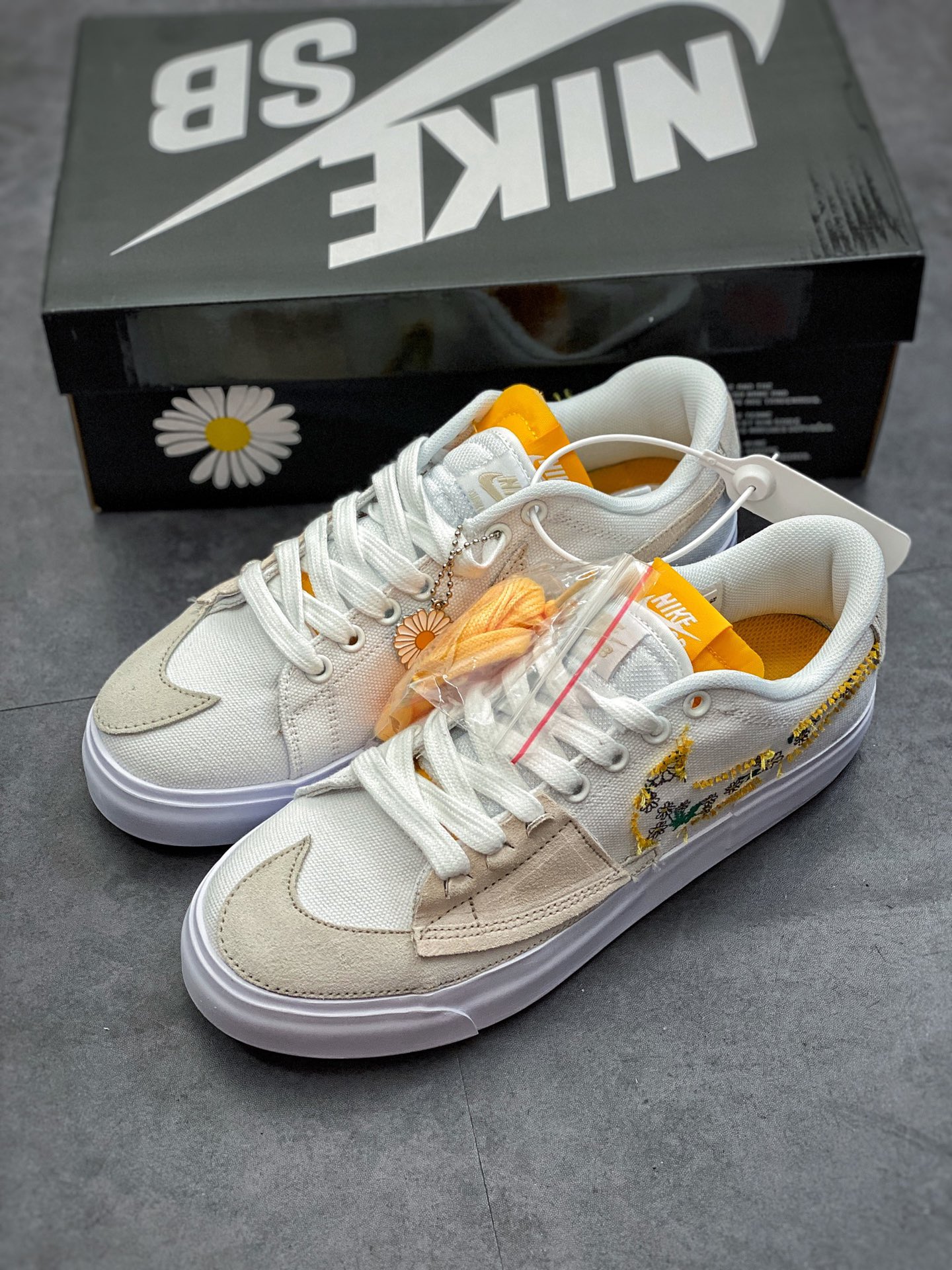 240 NK SB Zoom Blazer Mid Edge”Hack Pack”解构补丁风货号：CI3833-412
