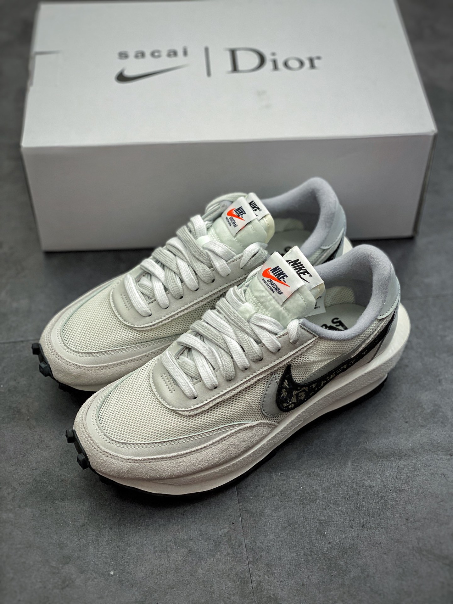 280  Nike x Sacai x Dior联名 独家首发白灰  CN8898 002 双钩设计
