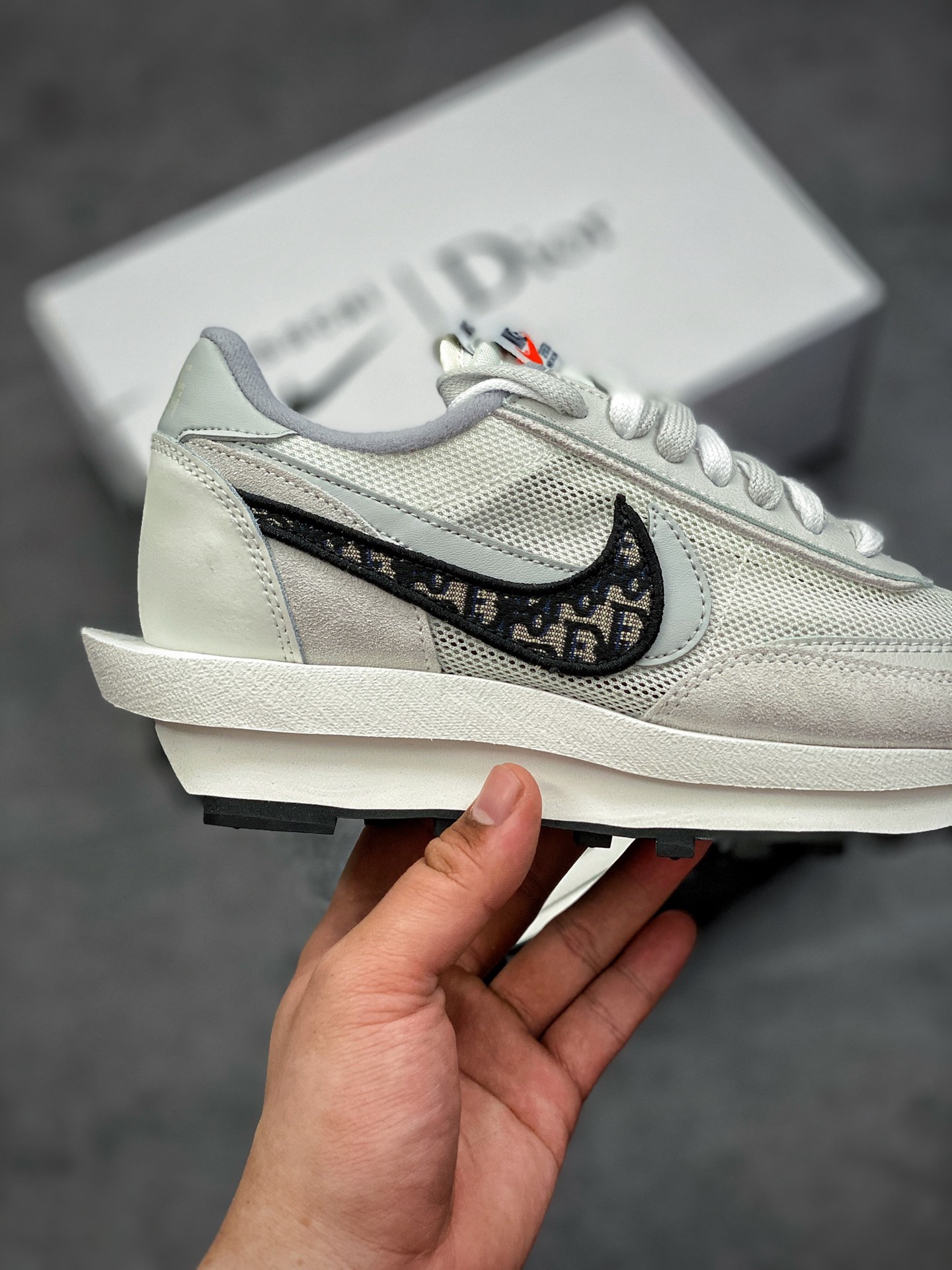 280  Nike x Sacai x Dior联名 独家首发白灰  CN8898 002 双钩设计