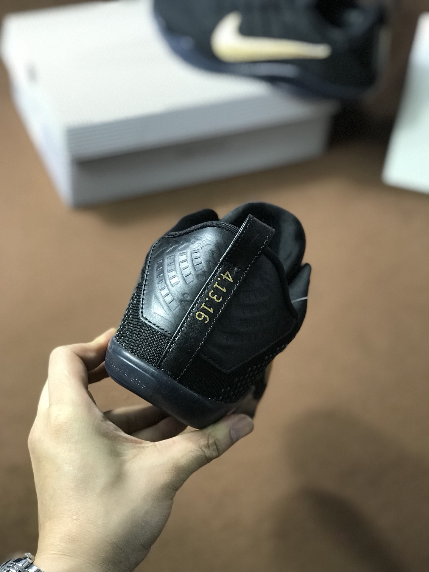 220 Nike Kobe 11 Elite Low FTB 科比11代 实战篮球鞋 869459-001 黑金