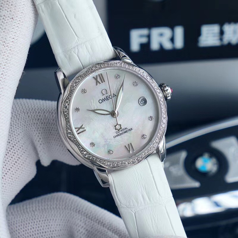Unknown 2020火爆上市 新款欧家女款 厚度10mm 镜面采用蓝宝石 搭进西铁城8215进口机械机芯