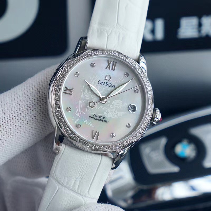 Unknown 2020火爆上市 新款欧家女款 厚度10mm 镜面采用蓝宝石 搭进西铁城8215进口机械机芯