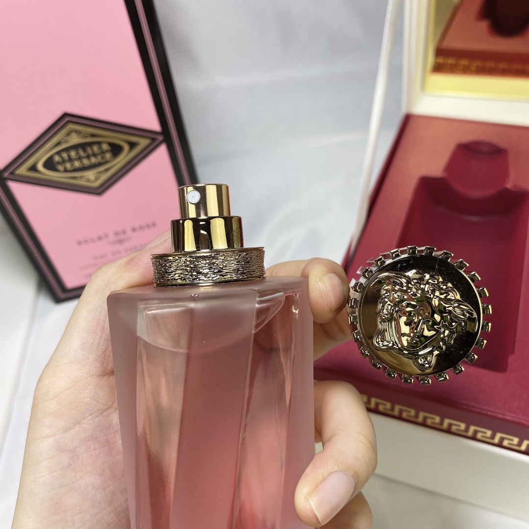 Atelier Versace Éclat de Rose Eau de Parfum - 100ml - Pink Bottle 7 i1590344120 2555 5