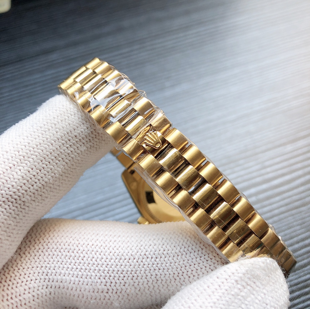 Rolex 劳力士 女装日志型 尺寸28㎜ 蚝式表壳是坚固优雅 耐腐蚀即使在最极端的环境 其美态依然不减