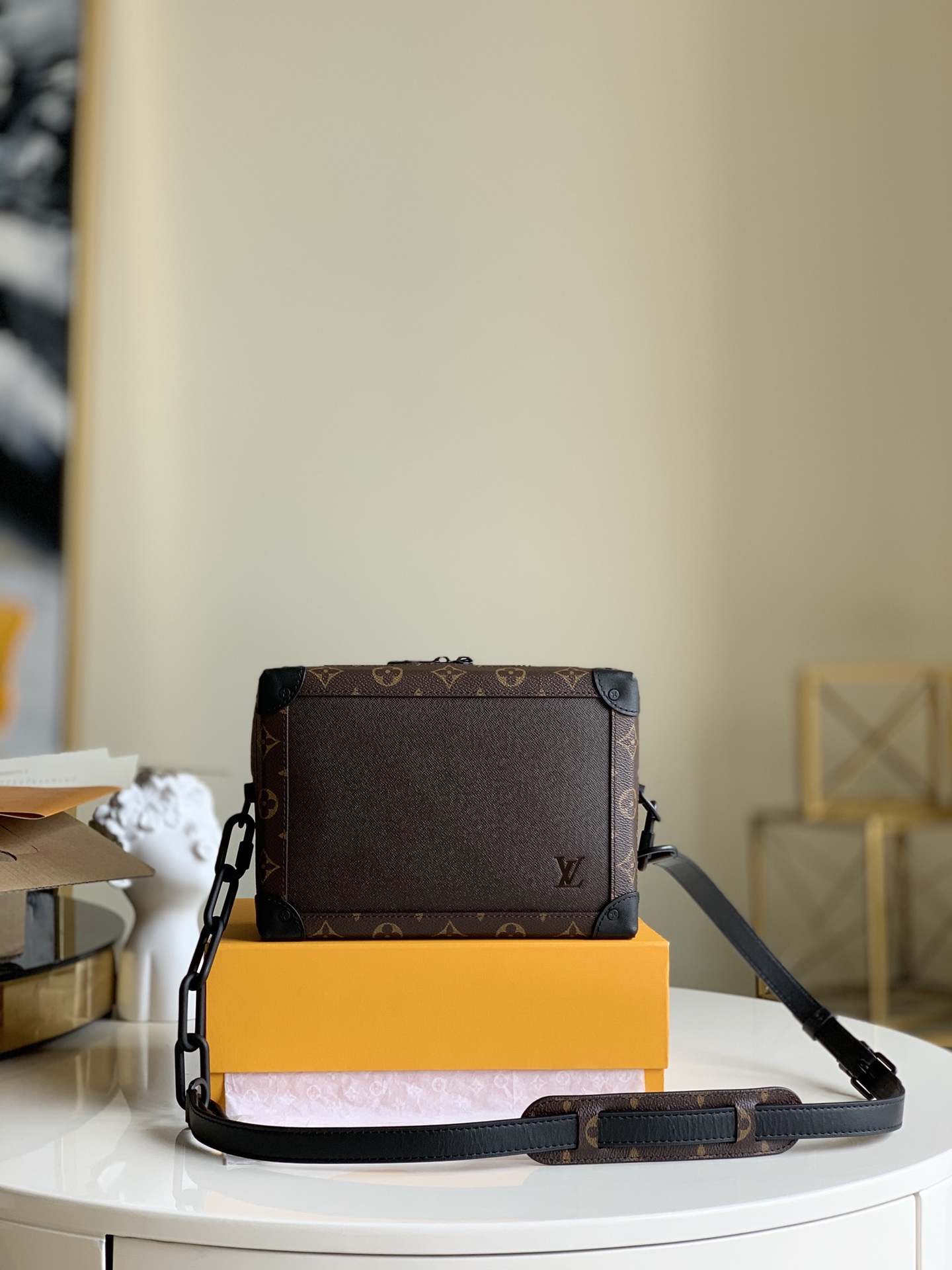 NO:396063,[Exclusive real photo M30582] M44478 latest limited edition model in the counter, Virgil Abhol series new contrasting color concept accessories, orange is very eye-catching!  Soft luggage is very popular, fans are all seizing the fashion pioneers all want a VIrgil soft box. I feel all kinds of good things when I buy it, and the upper body is also superb. Both men and women are very hold-in, and there is also a street style, perfect!  25×18×10cm.,LV【Original Skin】,louis vuitton19860909【独家实拍M30582】M44478 专柜最新限量款 Virgil Abhol 系列全新撞色理念配件橘色很亮眼！软箱包很抢手,迷粉们都在抢占时尚的先锋都想要一个VIrgil的软箱 入手就感觉到了各种好,上身也是超赞的,不管是男女都是很hold住的,而且还有街头风,完美！25×18×10cm .,LV【原厂皮】,louis vuitton,Bag