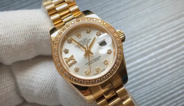 Rolex 劳力士 女装日志型 尺寸28㎜ 蚝式表壳是坚固优雅 耐腐蚀即使在最极端的环境 其美态依然不减