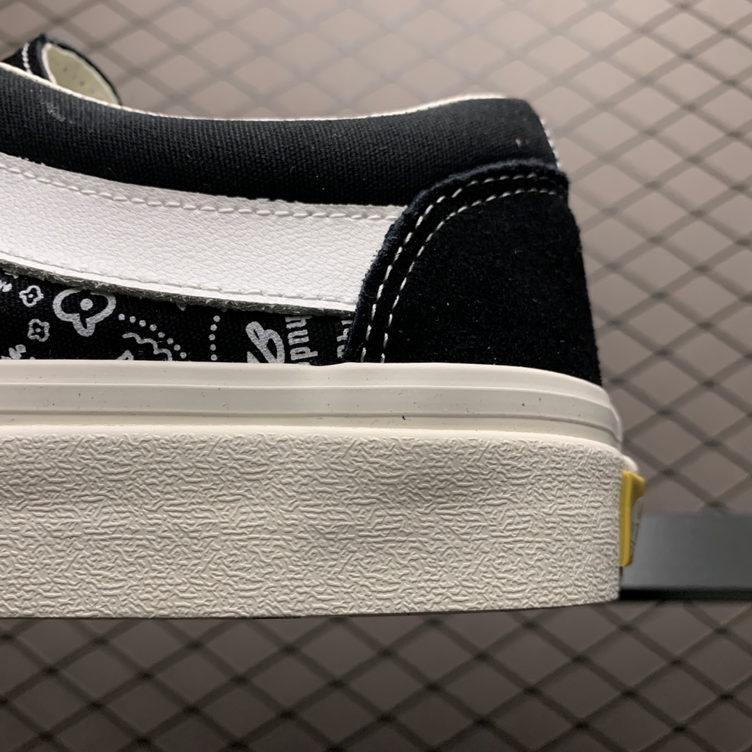 170 Vans 万斯 x Rhude 联名合作推出Paisüxitley 腰果花图案 低帮硫化休闲板鞋