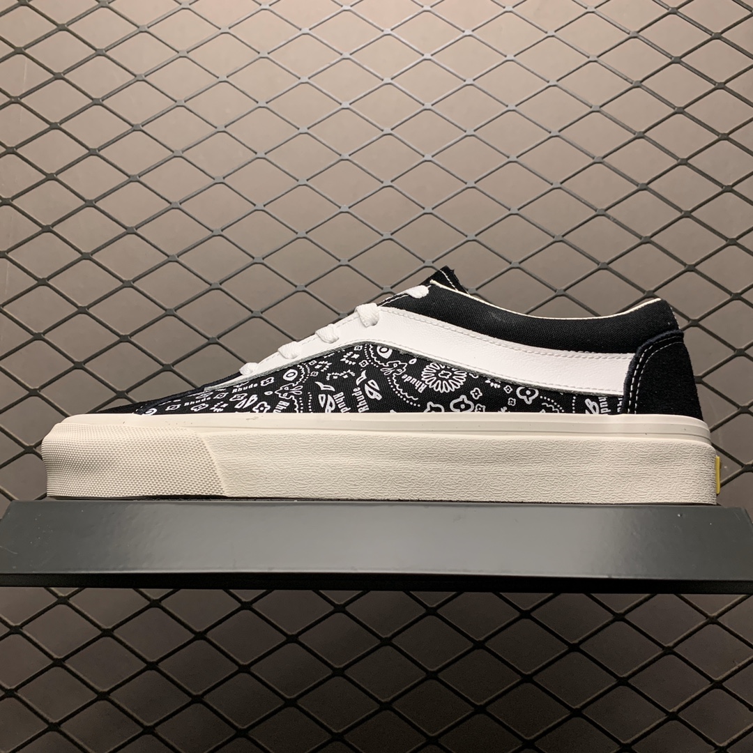 170 Vans 万斯 x Rhude 联名合作推出Paisüxitley 腰果花图案 低帮硫化休闲板鞋