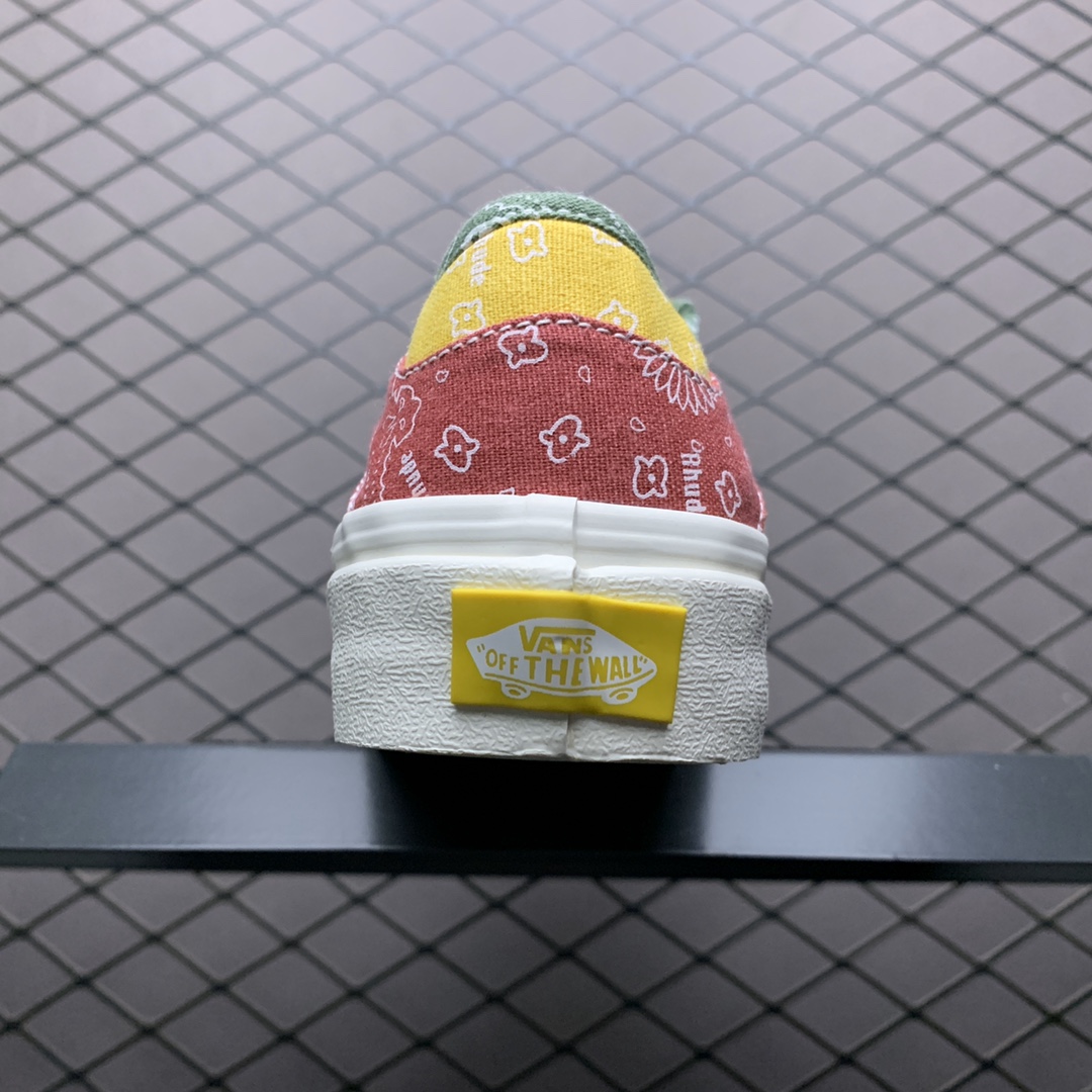 170 Vans 万斯 x Rhude 联名合作推出Paisüxitley 腰果花图案 低帮硫化休闲板鞋