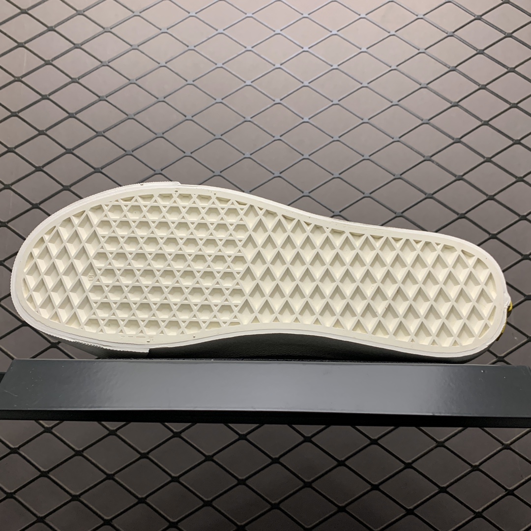 170 Vans 万斯 x Rhude 联名合作推出Paisüxitley 腰果花图案 低帮硫化休闲板鞋